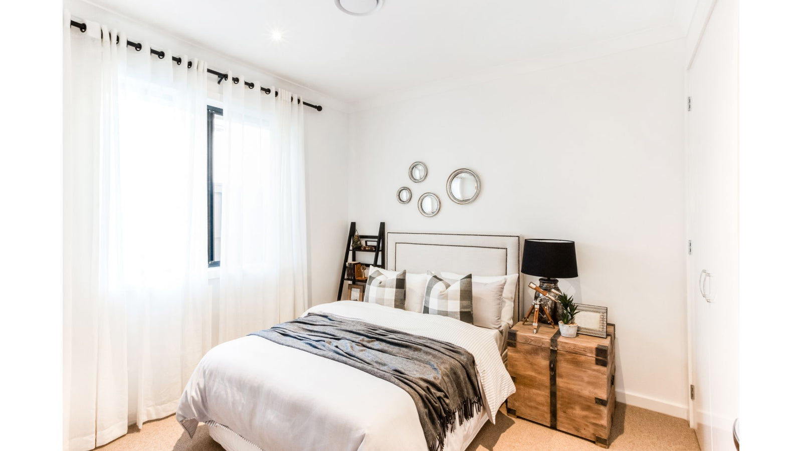 Maximizing Small Spaces: Innovative Tips and Tricks for Decorating Your Apartment